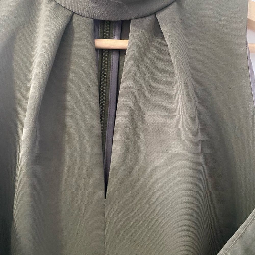 Topshop Cold Shoulder Keyhole Dress Olive - Picture 4 of 9